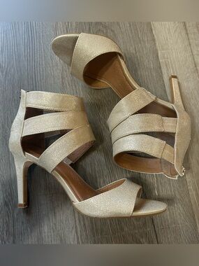 NWT Dress Barn Gold Shimmer Caged Strappy Stiletto Heels Zip Back